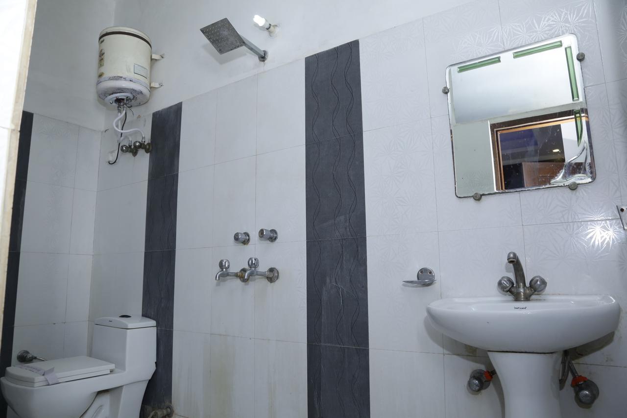 Vishal Hotel By Comfort Rooms New Delhi Eksteriør billede