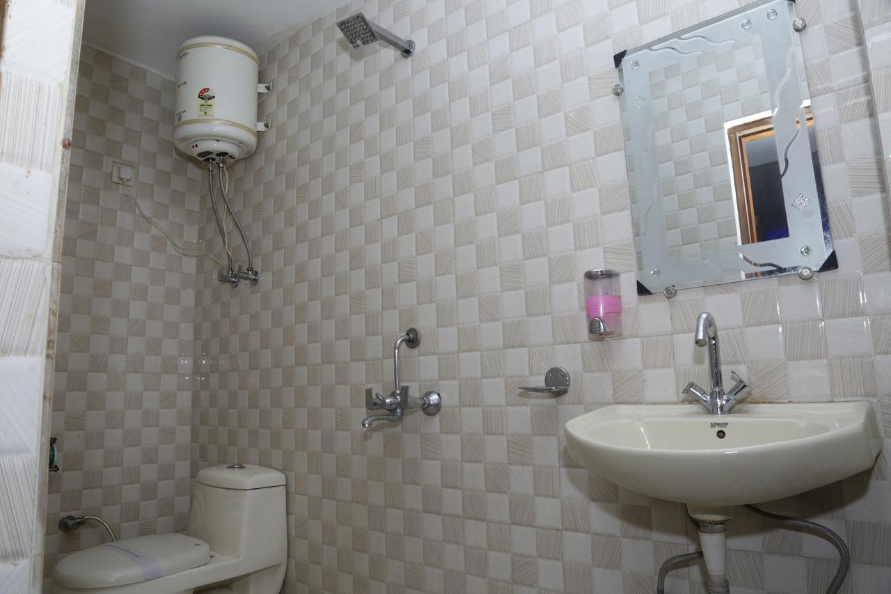 Vishal Hotel By Comfort Rooms New Delhi Eksteriør billede